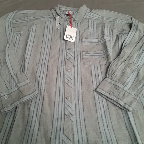BDG BUTTON UP SHIRT IN BLUE - XS