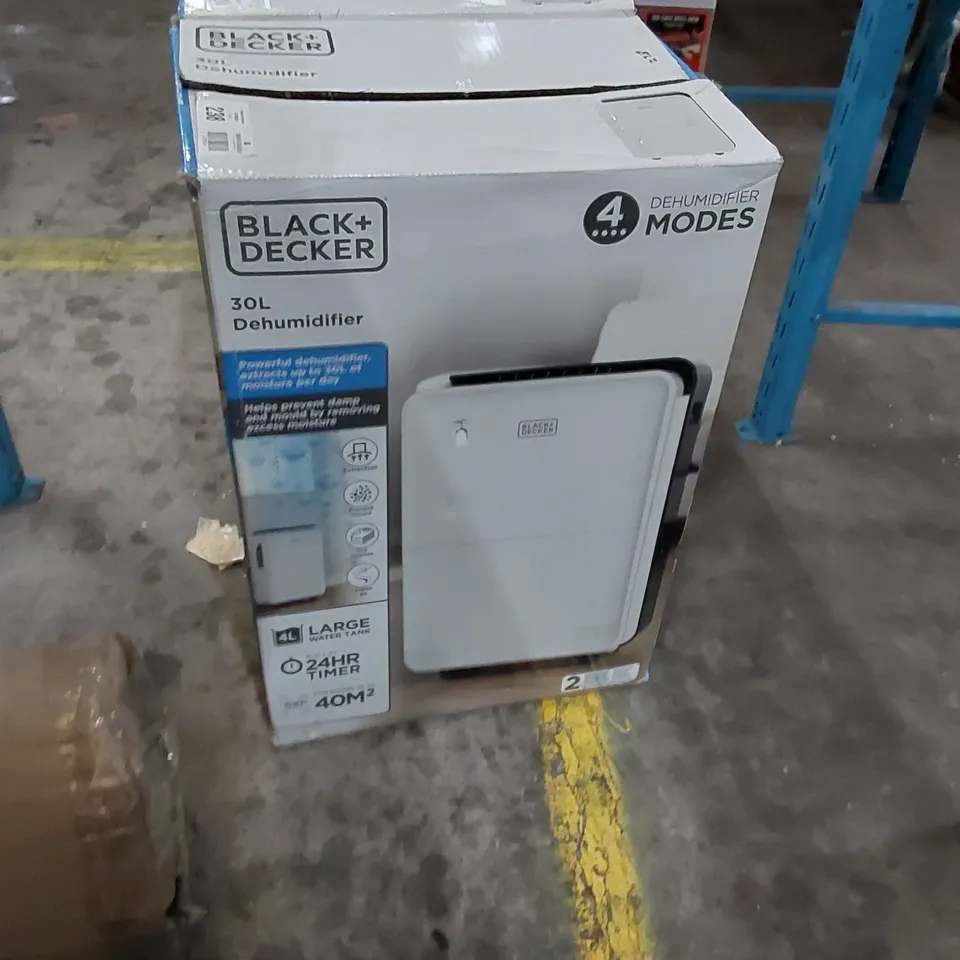 BOXED BLACK AND DECKER 30L DEHUMIDIFIER 