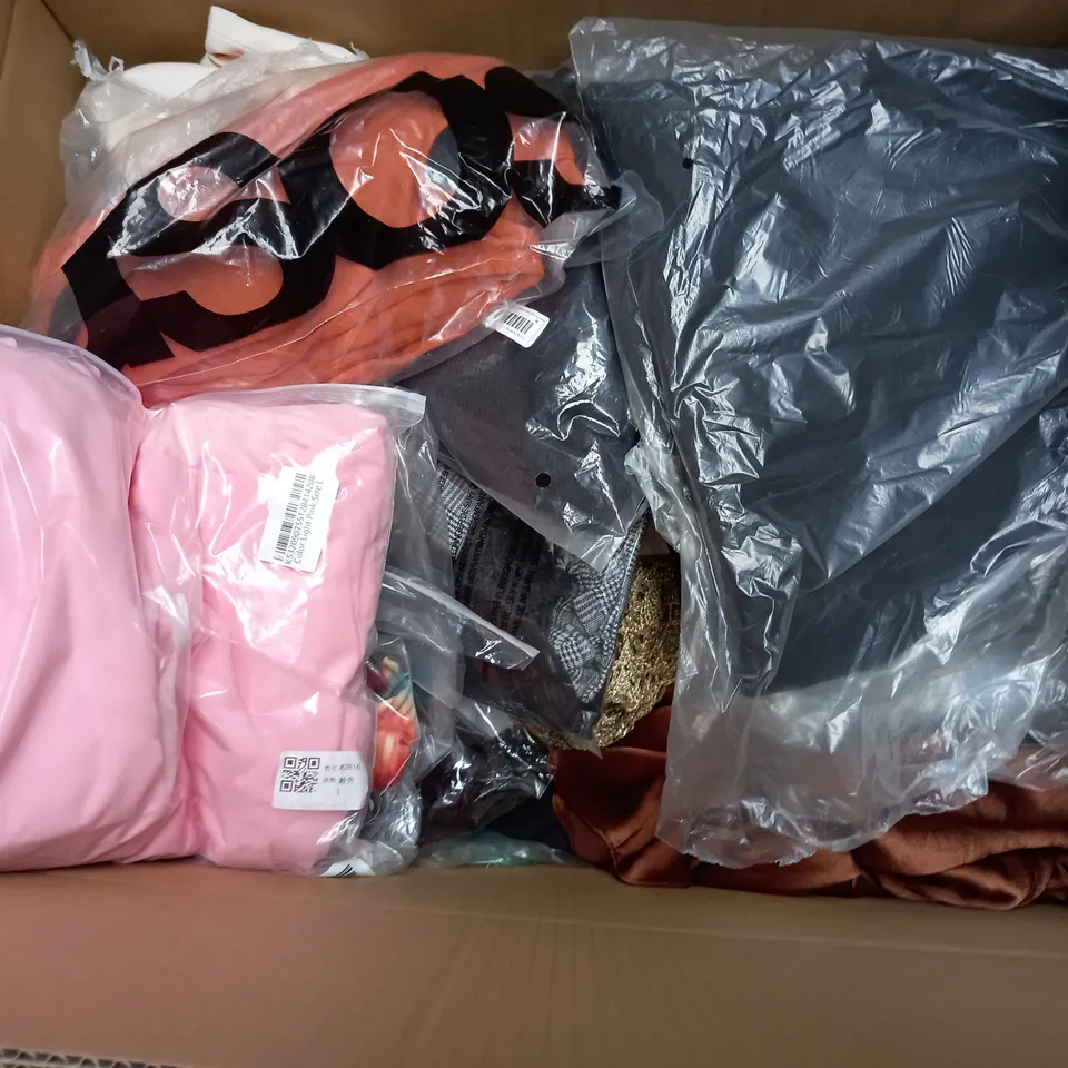 BOX OF APPROXIMATELY 25 ASSORTED CLOTHING ITEMS TO INCLUDE -BRA , DRESS , PANTS ETC