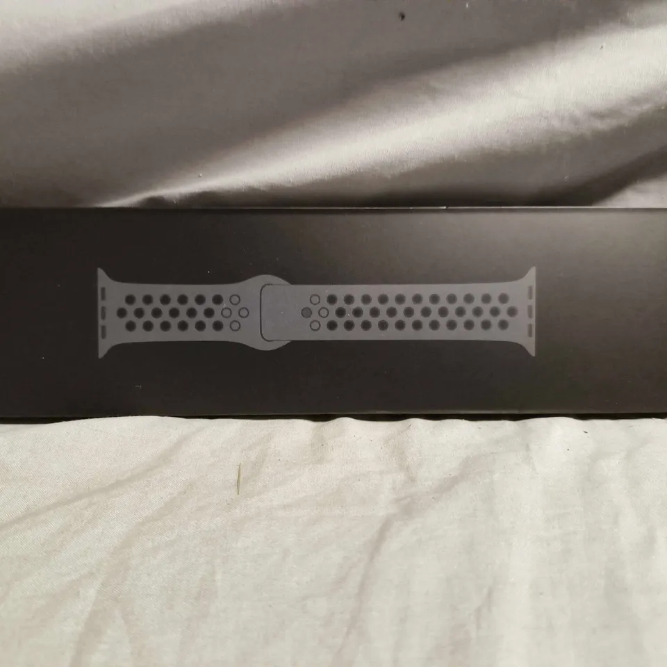 BOXED APPLE WATCH STRAP - ANTHRACITE/BLACK NIKE SPORT BAND - 40MM