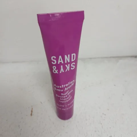 BOX OF APPROXIMATELY 900 SAND & SKY MASQUE