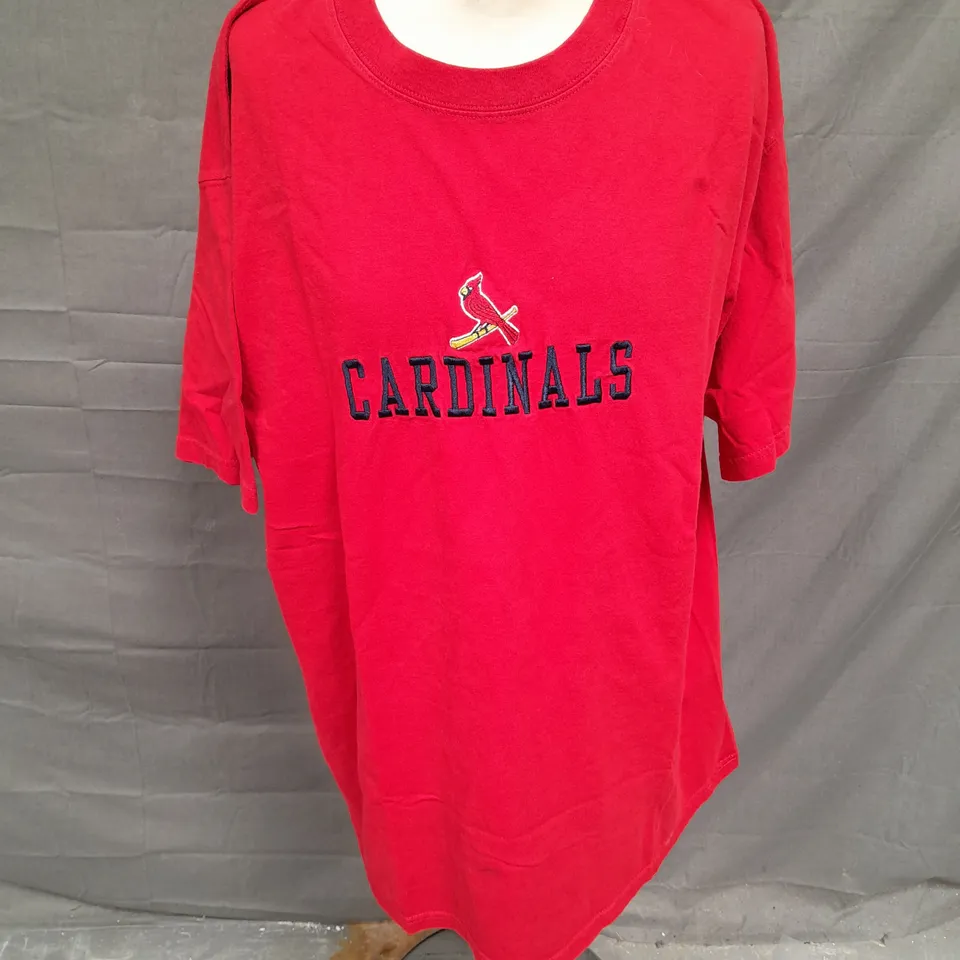 CARDINALS BASEBALL EMBROIDERED TSHIRT IN RED SIZE XL