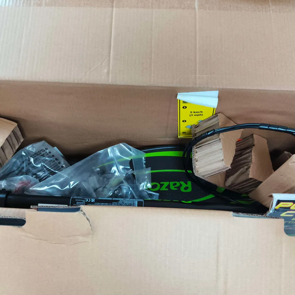 BOXED RAZOR POWERCORE E90 SCOOTER GREEN - COLLECTION ONLY