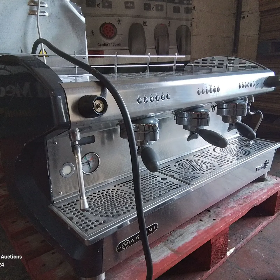 COMMERCIAL STAINLESS STEEL MARGINI VIVA S 3 GROUP COFFEE MACHINE