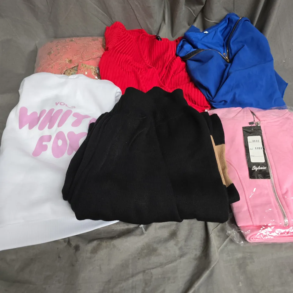 BOX OF APPROXIMATELY 20 ASSORTED CLOTHING ITEMS TO INCLUDE JACKET, HOODIE, TOPS, ETC