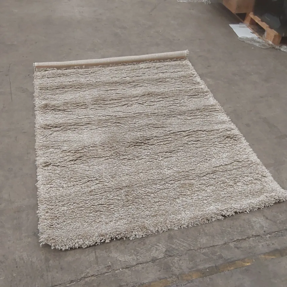 QUALITY DESIGNER AREA RUG - APPROXIMATELY 175 x 122cm