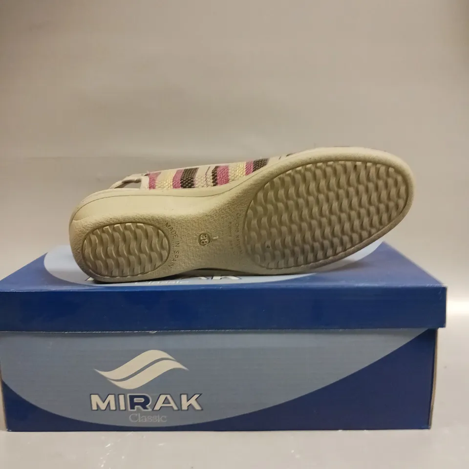 BOXED PAIR OF MIRAK OPEN TOE SLIP ON SANDLES IN PINK - SIZE 5