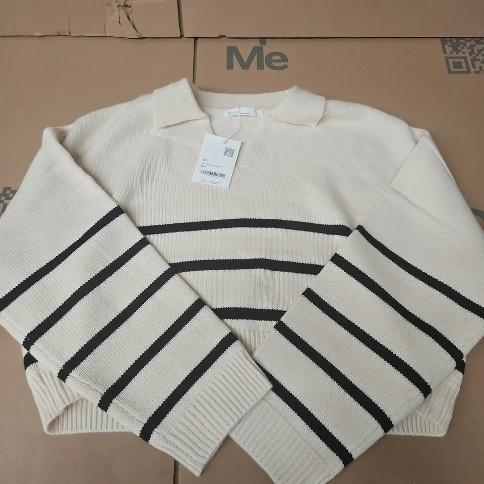 OAK + FORT KNIT SWEATER – WHITE WITH BLACK STRIPES, UK MEDIUM (M)