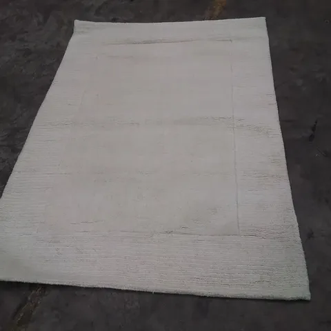 QUALITY DESIGNER AREA RUG - APPROXIMATELY 170X120CM