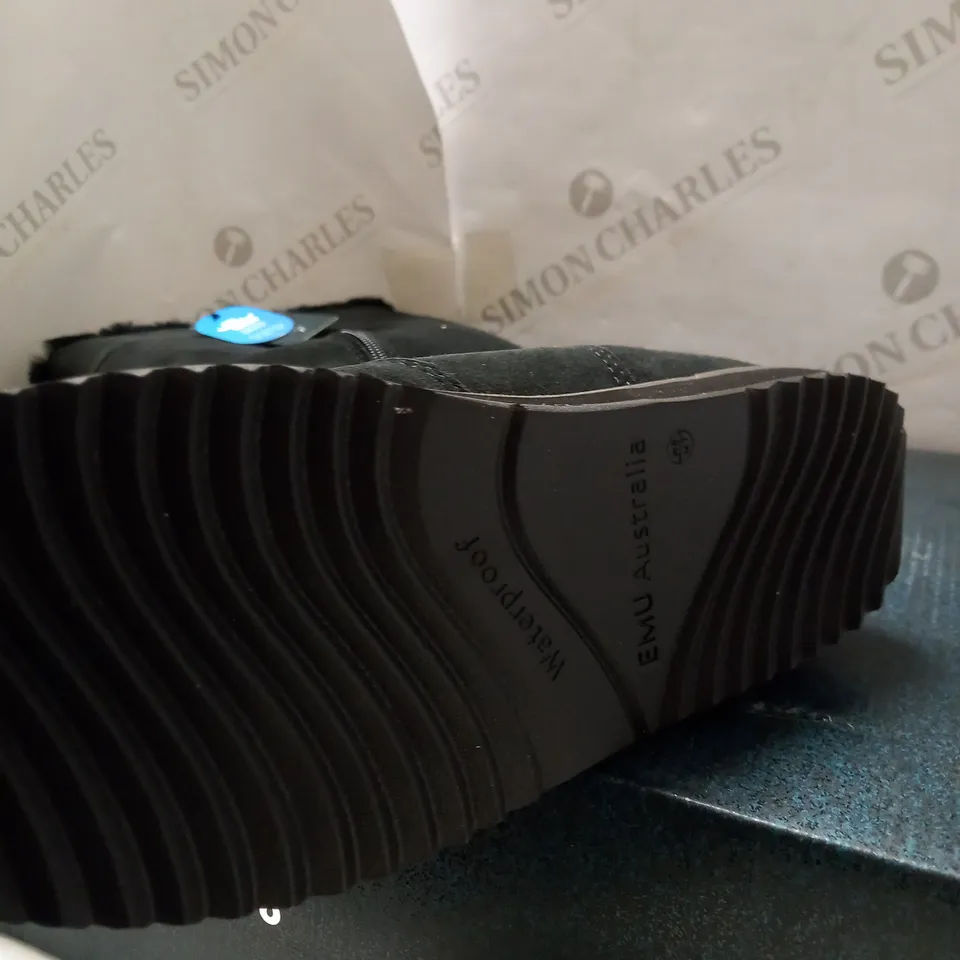 EMU AUSTRALIA "MOONTA" WATERPROOF KNEE LEATHER BOOTS BLACK - SIZE 6