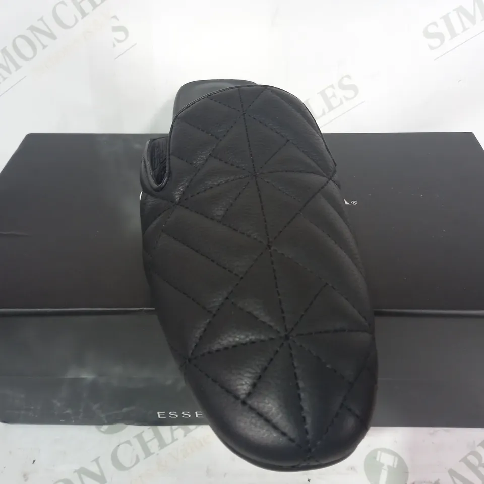 BOXED PAIR OF CARMELA QUILTED CLOSED TOE SLIP-ON SHOES IN BLACK EU SIZE 40