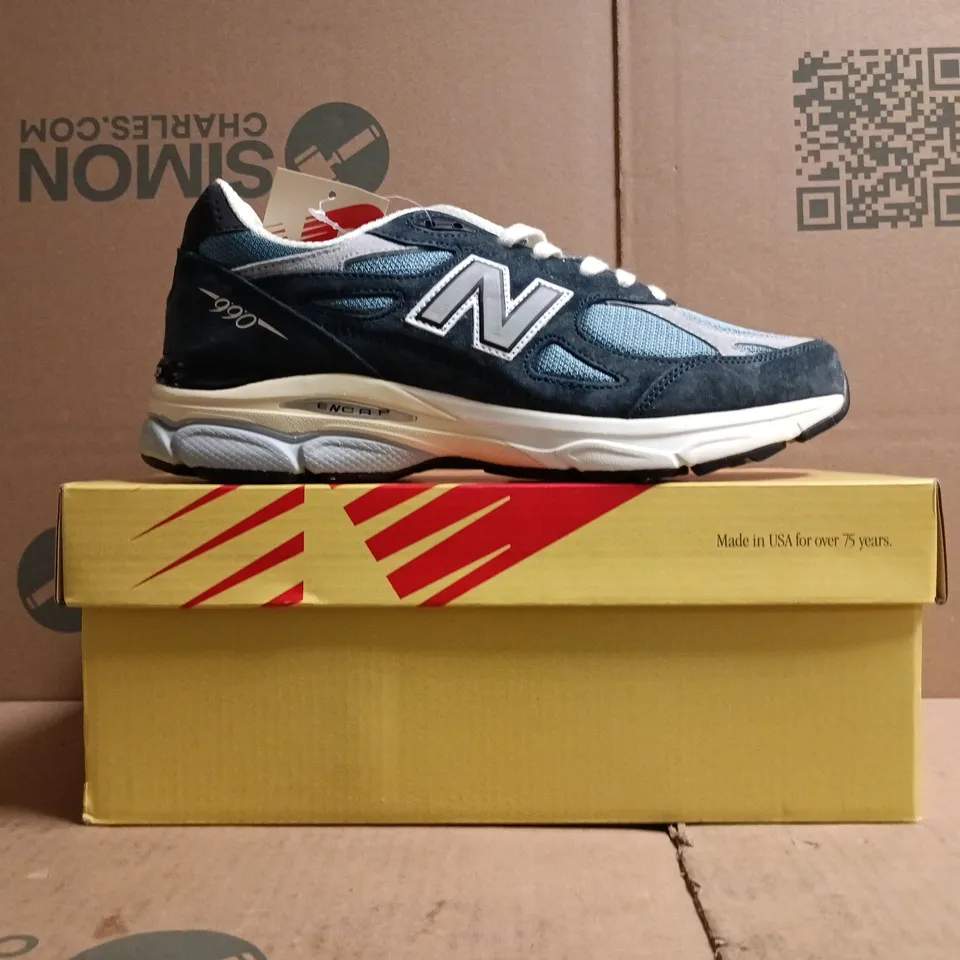 BOXED PAIR OF NEW BALANCE 990 TRAINERS IN NAVY/BLUE SIZE UK 8