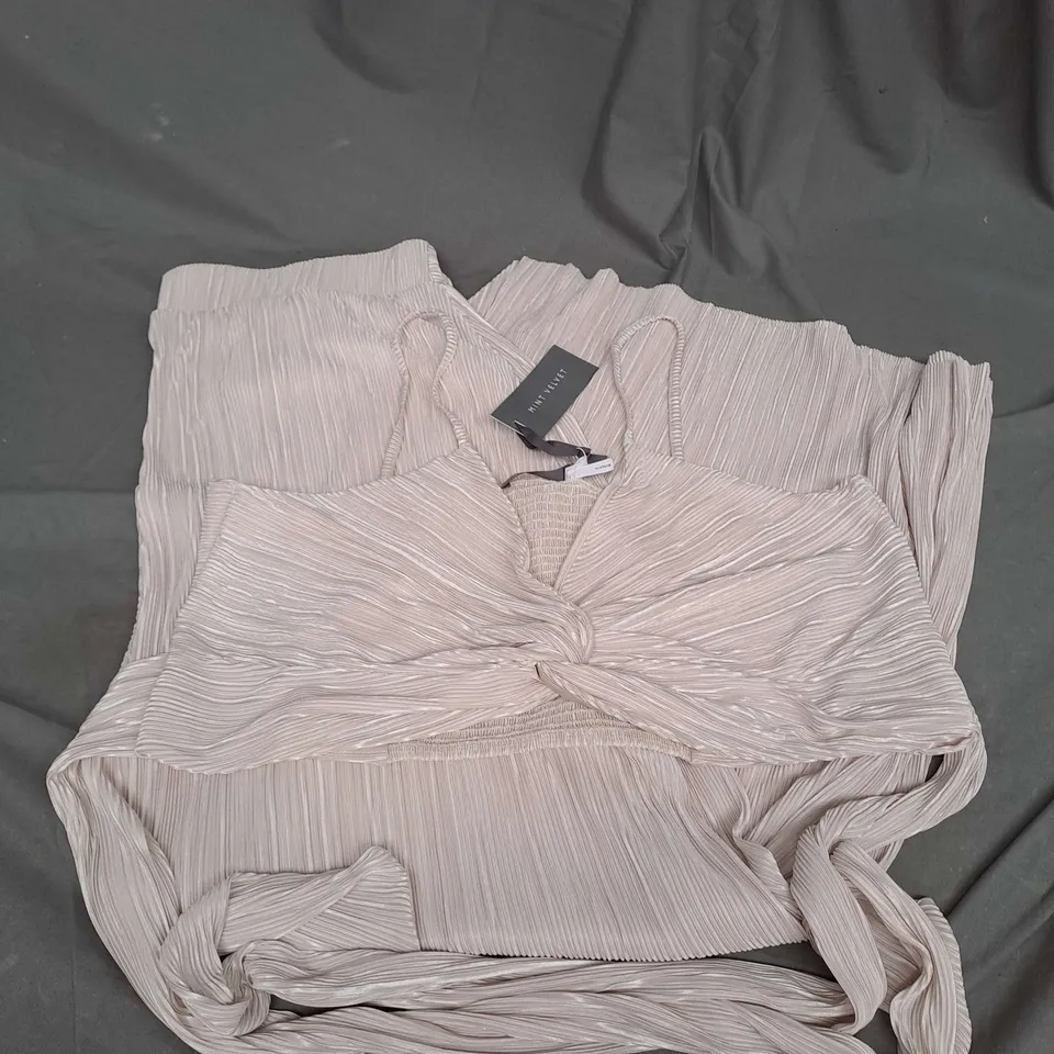 MINT VELVET METALLIC BEACH PLISSE SET IN BEIGE SIZE XL