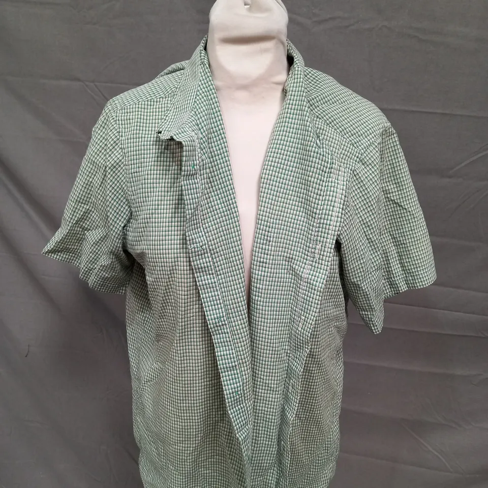 BEN SHERMAN GREEN SHORTSLEEVE  SHIRT - XL