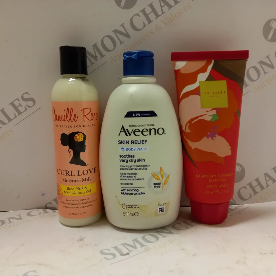 BOX OF APPROXIMATELY 20 ASSORTED COSMETIC PRODUCTS TO INCLUDE TED BAKER, AVEENO, CAMILLE ROSE, ETC