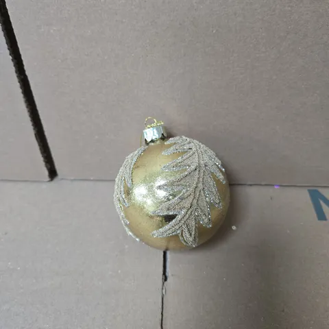 BOX OF 8 X 12 GISELA GRAHAM GOLD CHRISTMAS HANGING DECORATIONS WITH LEAF DESIGN BOXED