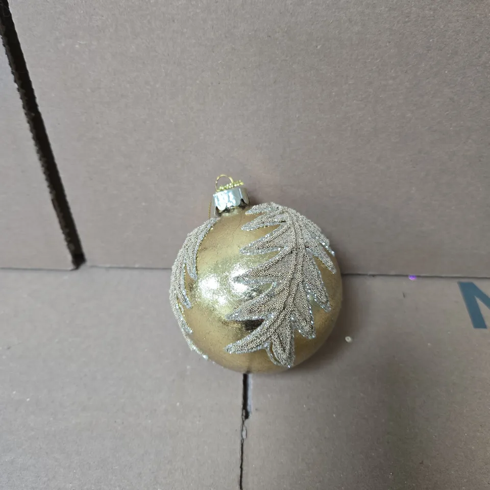 BOX OF 8 X 12 GISELA GRAHAM GOLD CHRISTMAS HANGING DECORATIONS WITH LEAF DESIGN BOXED