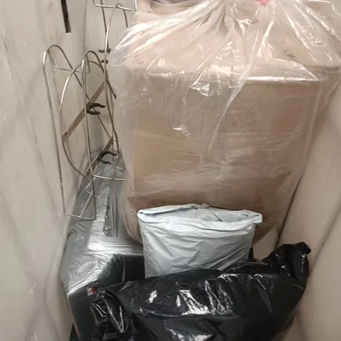 CAGE OF APPROXIMATELY 5 ASSORTED HOUSEHOLD ITEMS - COLLECTION ONLY