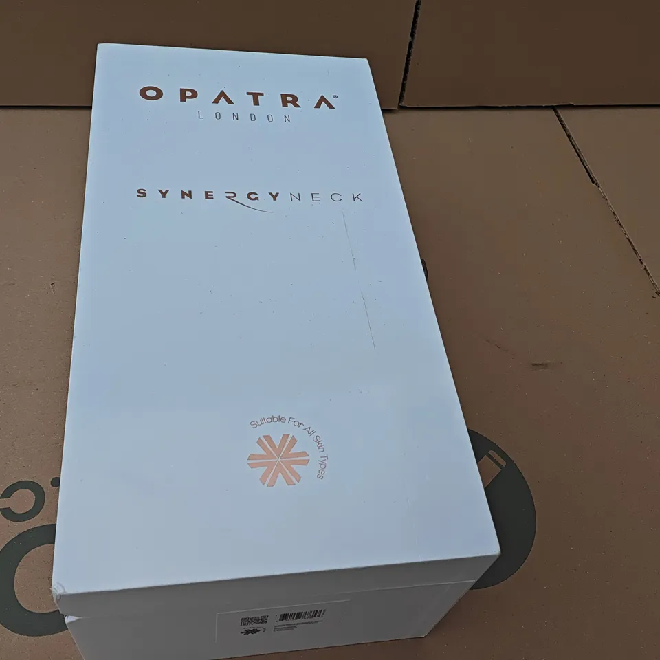 OPATRA LONDON SYNERGY NECK 
