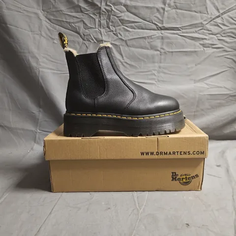 BOXED PAIR OF DR MARTENS 2976 QUAD FL BOOTS IN BLACK SIZE UK 5