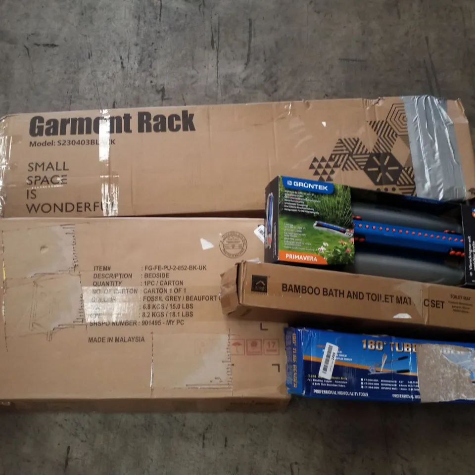 PALLET CONTAINING ASSORTED PRODUCTS INCLUDING GARMENT RACK, BEDSIDE TABLE, 180° TUBE BENDER, GARDEN SPRINKLER & BAMBOO BATH & TOILET MAT