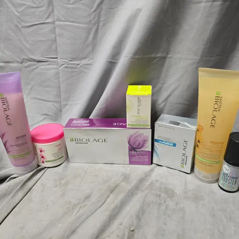 APPROXIMATELY 20 ASSORTED HEALTH & BEAUTY PRODUCTS TO INCLUDE MATRIX GLOSS BOOSTER, BIOLAGE PRO KARRATIN CONCENTRATE, CARBONIZNG POWDER, ETC