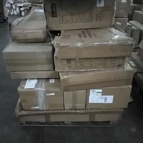 PALLET CONTAINING LARGE ITEMS TO INCLUDE DOOR CANOPY, 4 PANELS FREESTANDING FOLDABLE PET GATE AND WATER FOUNTAIN 