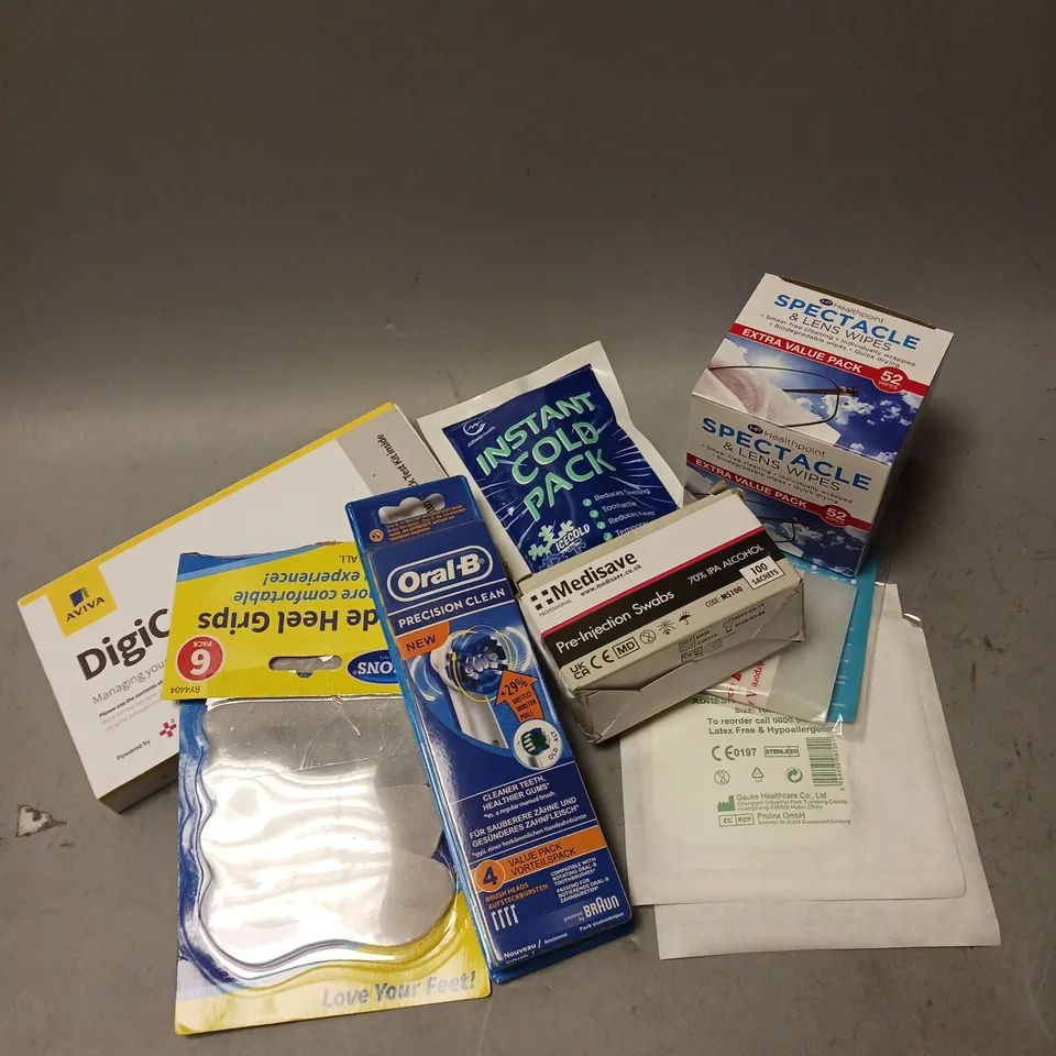 BOX OF APPROXIMATELY 10 COSMETIC ITEMS TO INCLUDE - ORALB ELECTRIC TOOTHBRUSH HEADS - AVIVA DIGICARE+ HEALTH TEST KIT - RYSONS SUEDE HEEL GRIPS - ETC 