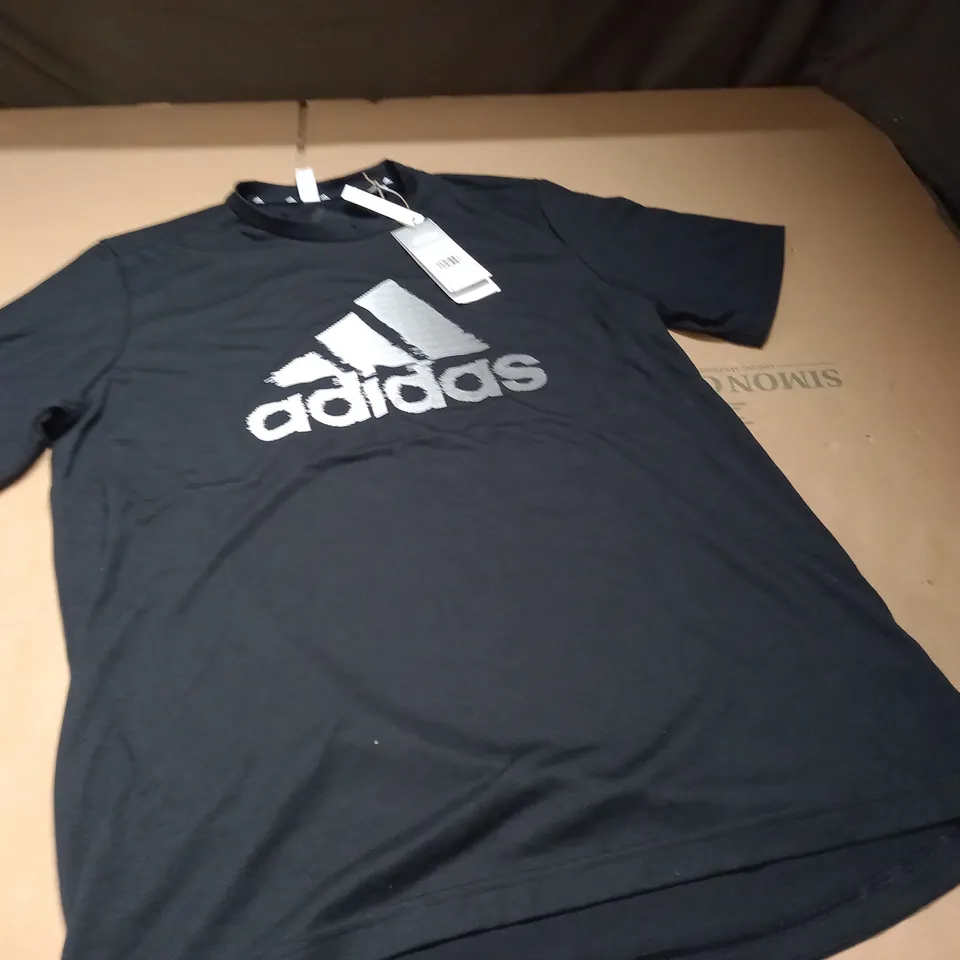 ADIDAS BLACK T-SHIRT - UK M