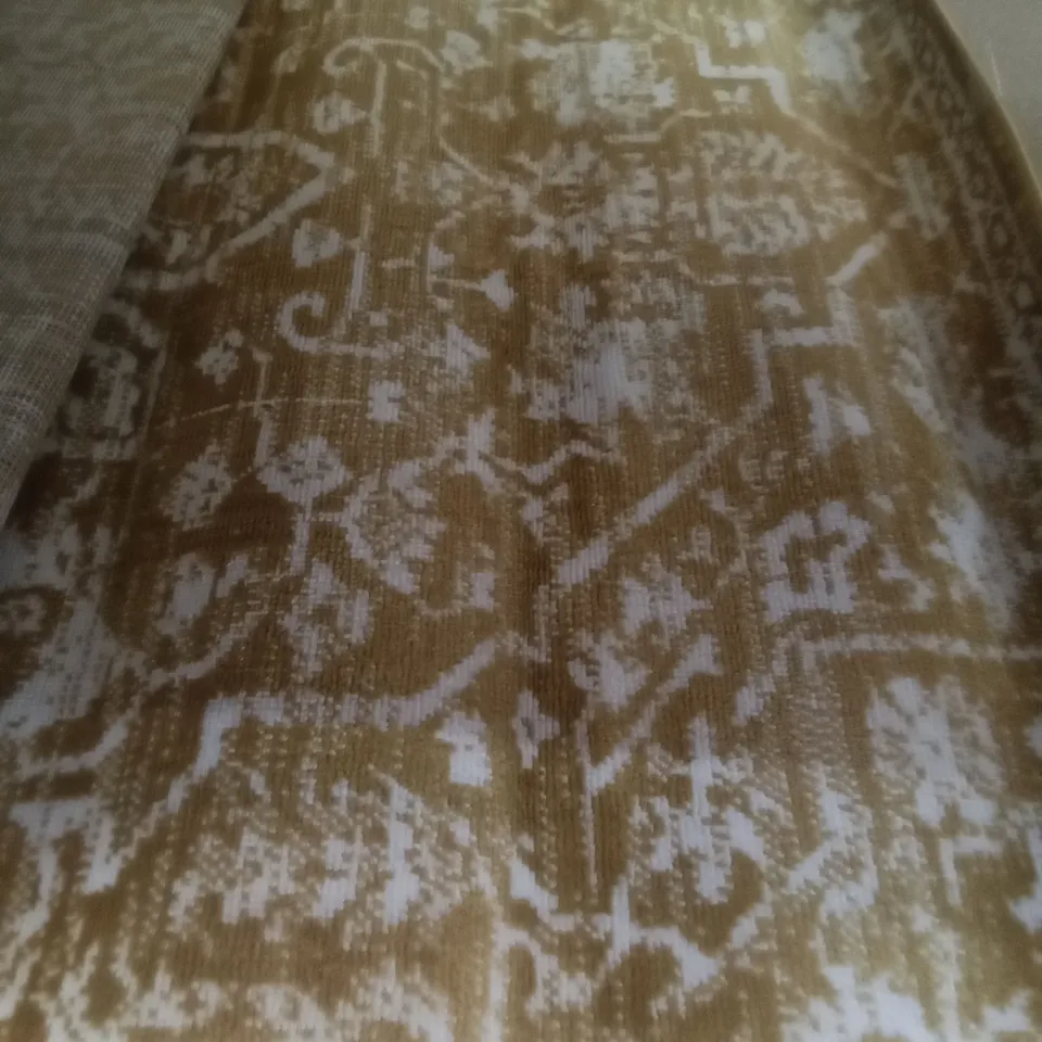 DAZZLE GOLD/WHITE RECTANGLE RUG 120X160CM