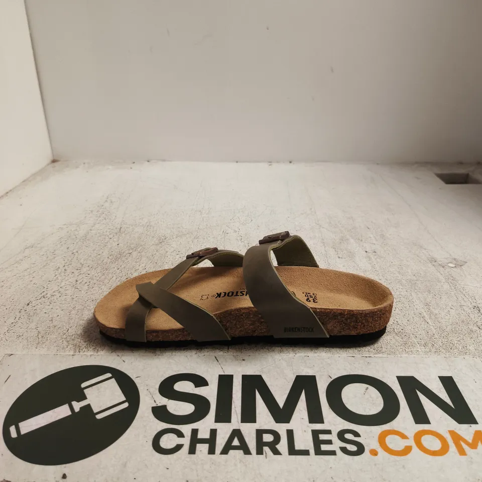 BIRKENSTOCK ARIZONA SANDALS – OLIVE GREEN, UK SIZE 6 (EU 39)
