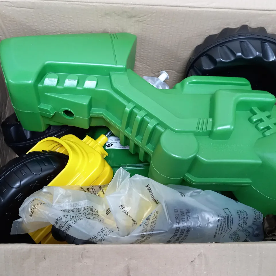 BOXED JOHN DEERE TRIO TRAC  RRP £79.99