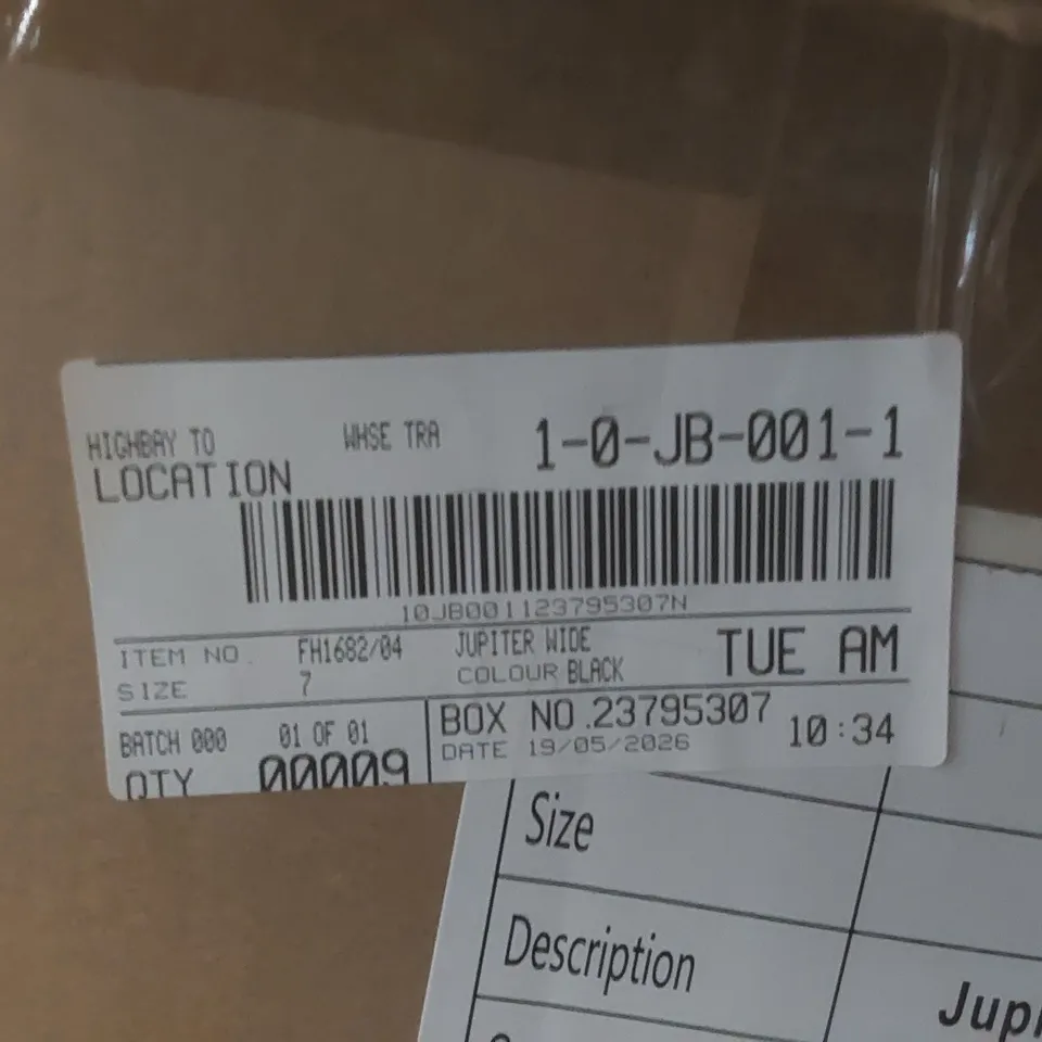 BOX CONTAINING APPROXIMATELY 9x BRAND NEW SIMPLY BE BLACK JUPITER WIDE SHOES - SIZE 7