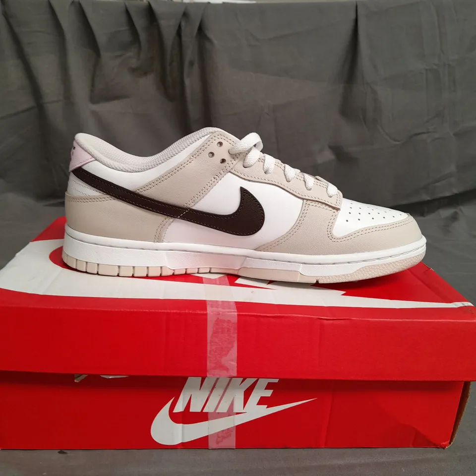 BOXED PAIR OF NIKE DUNKS LOW SIZE 7