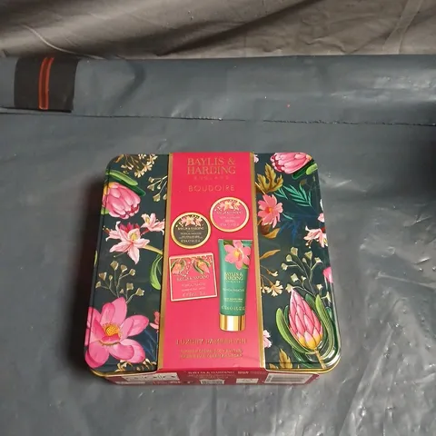 BAYLIS & HARDING BOUDOIRE LONDON GIFT TIN – BATH & BODY SET
