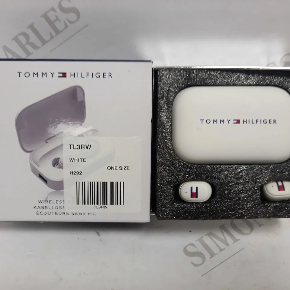 TOMMY HILFIGER WHITE WIRELESS EARBUDS  RRP £90