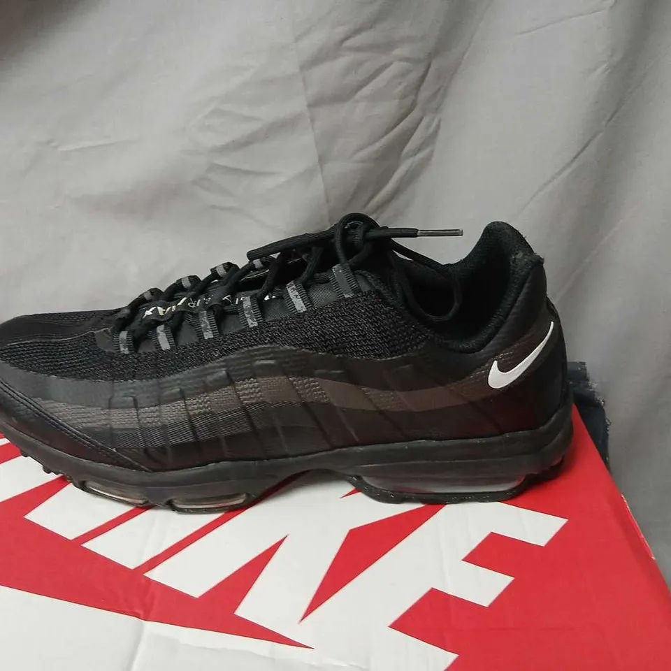 NIKE AIR MAX NUAXIS TRAINER – BLACK/BLACK-WHITE-VOLT, MENS UK 11 (EU 46)