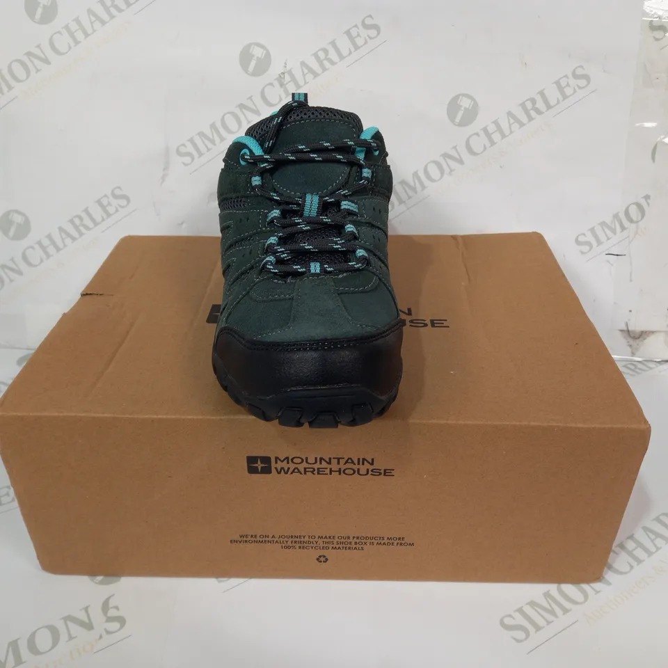 BOXED PAIR OF MOUNTAIN WAREHOUSE OUTDOOR WOMENS SHOES IN SEA GREEN/CYAN UK SIZE 6