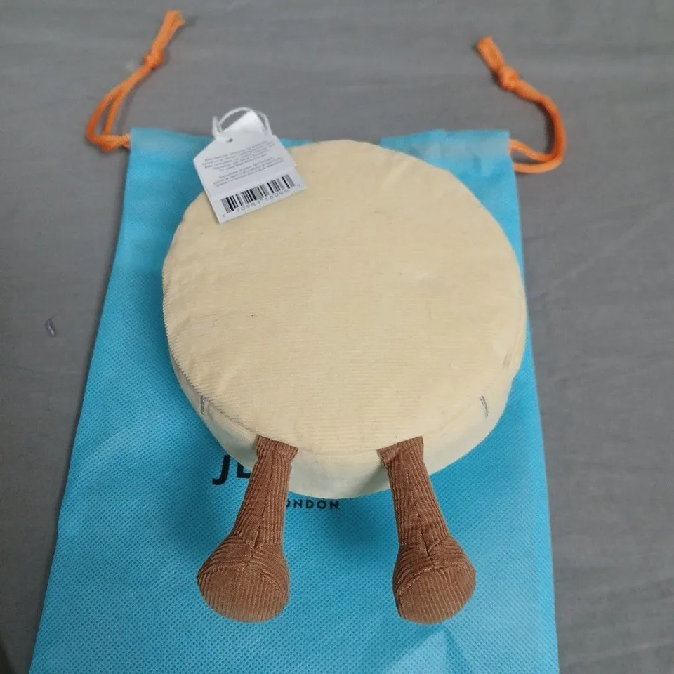 JELLYCAT AMUSEABLES CAMEMBERT CHEESE PLUSH – CREAM