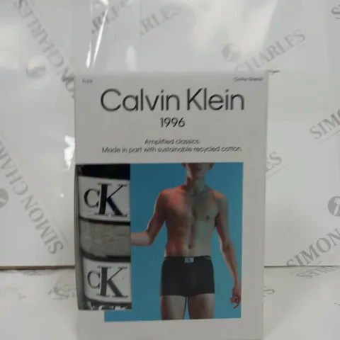 BOXED CALVIN KLEIN CLASSIC TRUNKS SIZE M - X3
