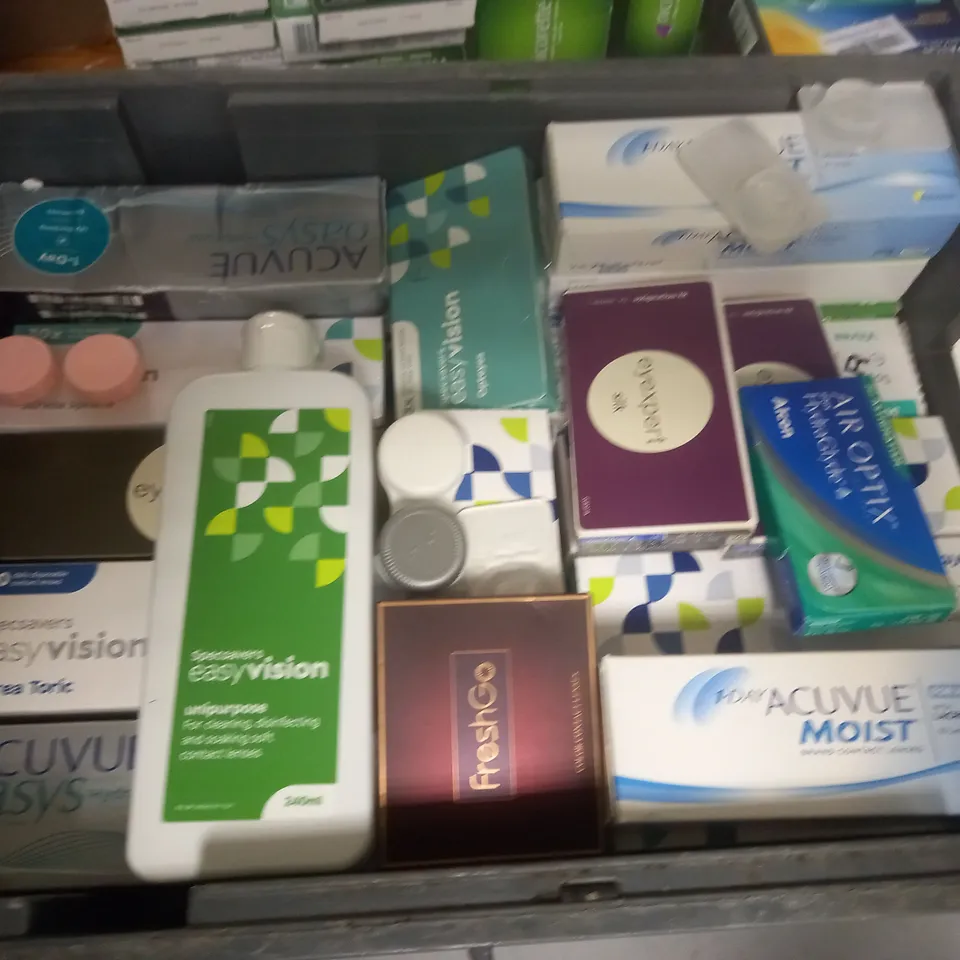LOT OF ASSORTED EYE CARE ITEMS TO INCLUDE SPECSAVERS, ACUVUE AND BAUSCH & LOMB