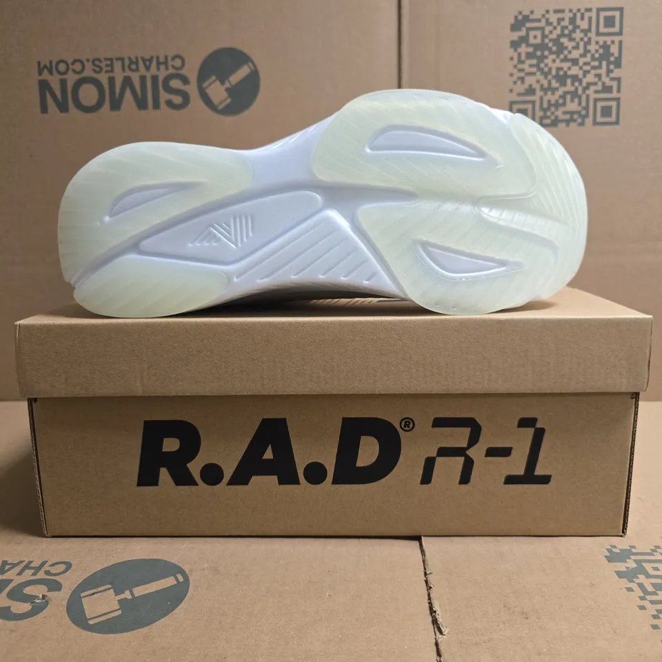 BOXED PAIR OF R.A.D R-1 TRAINERS IN GHOST WHITE SIZE UK 10.5