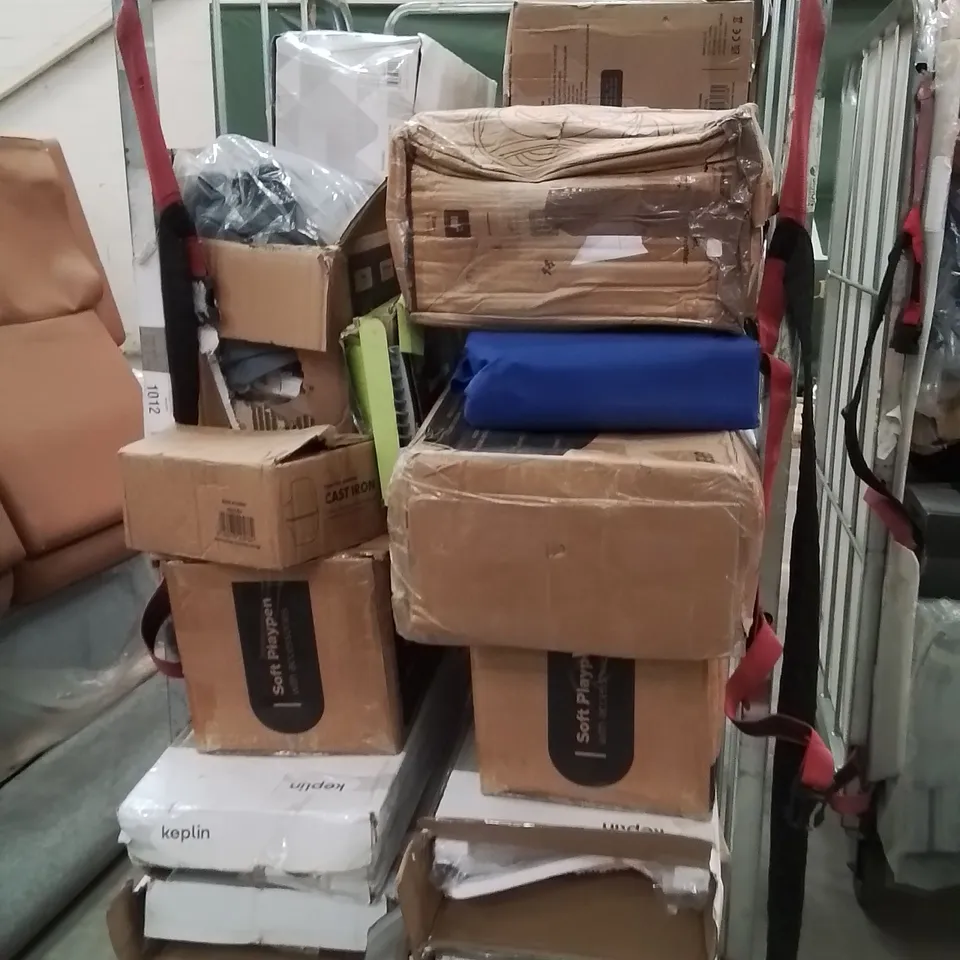 CAGE OF ASSORTED HOUSEHOLD GOODS AND PRODUCTS TO INCLUDE;BAMBOO SHOE RACKS,PLAYPENS,DOG COOLING PILLOW,SUITCASE,WEATHERPROOF 30M CABLE REEL