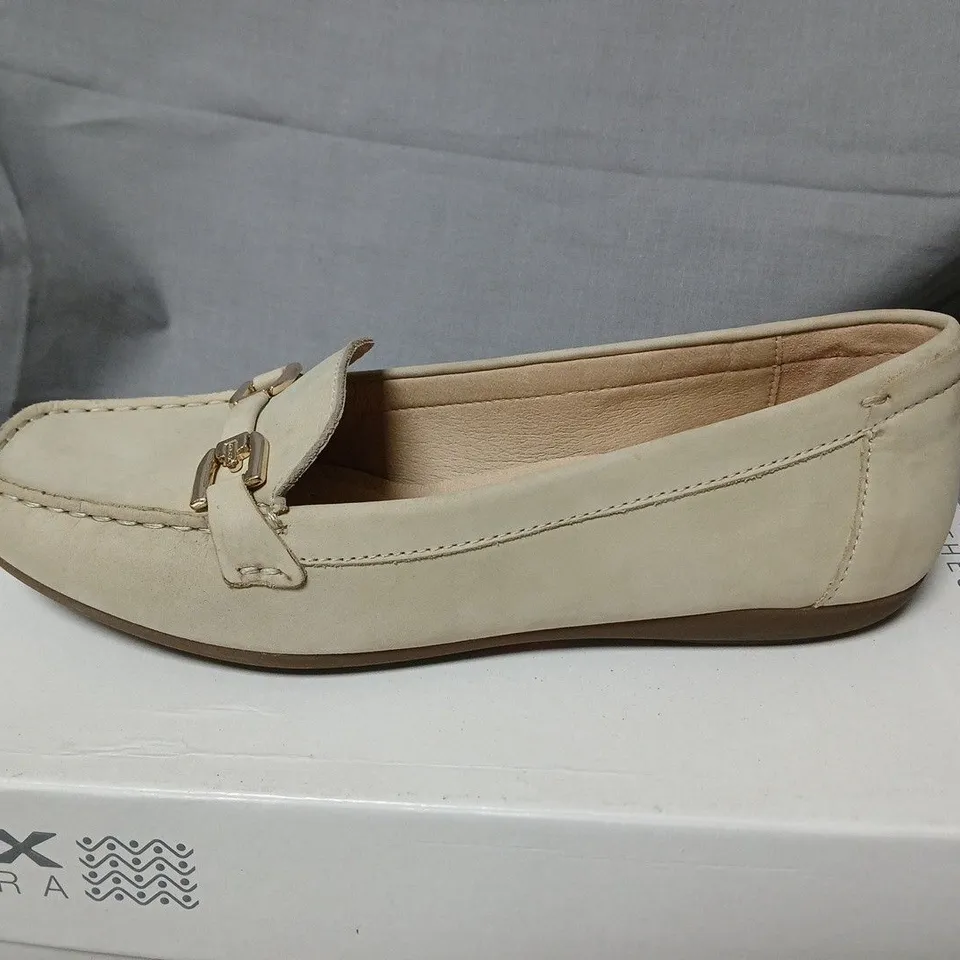 GEOX ANNYTAH MOC A LOAFERS – TAUPE, UK 6.5 (EU 39.5)