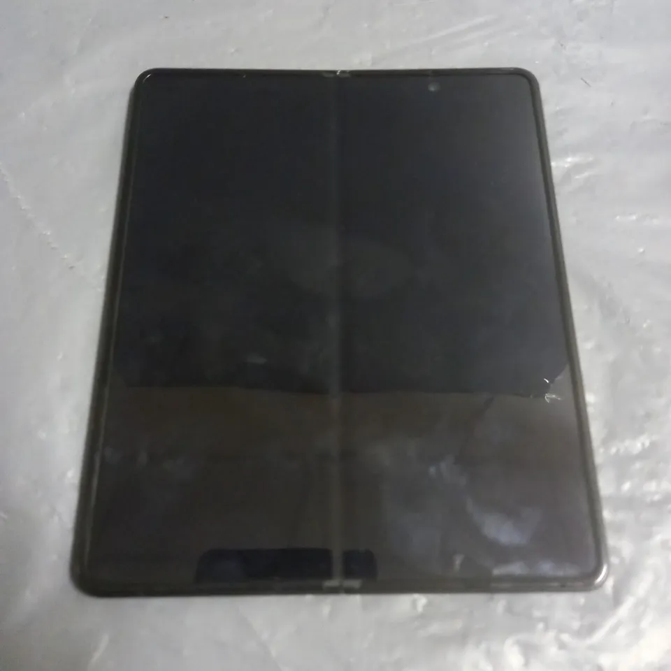 SAMSUNG GALAXY Z FOLD3