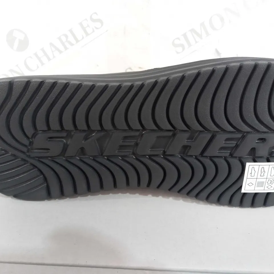 sketchers mens shoes in black size 7 