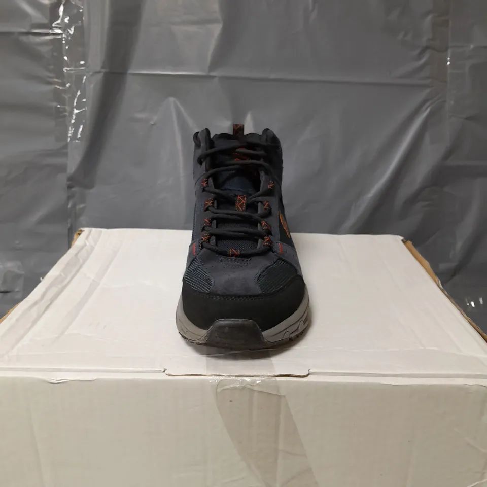 SKECHERS MENS LACE UP BOOTS NAVY SIZE 8