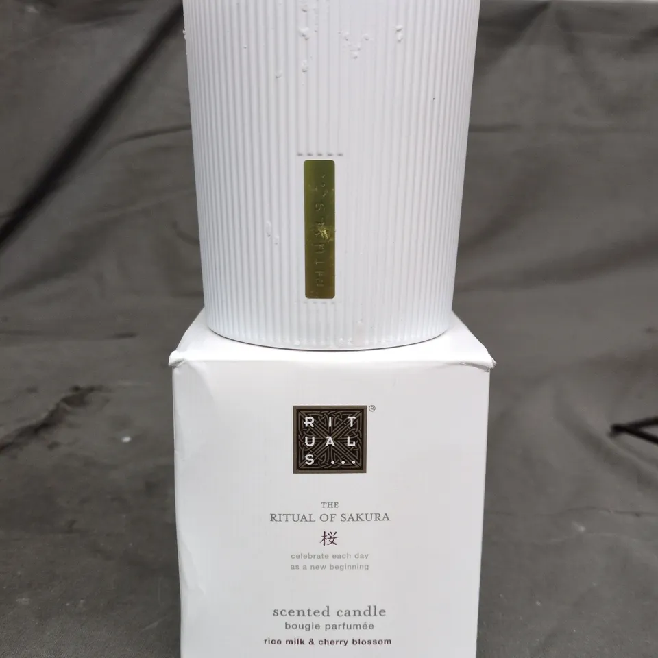 RITUALS THE RITUAL OF SAKURA SCENTED CANDLE – RICE MILK & CHERRY BLOSSOM, 290 G
