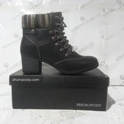 BOXED PAIR OF SHUROPODY PEPPER BLOCK HEEL BOOTS IN BLACK UK SIZE 6