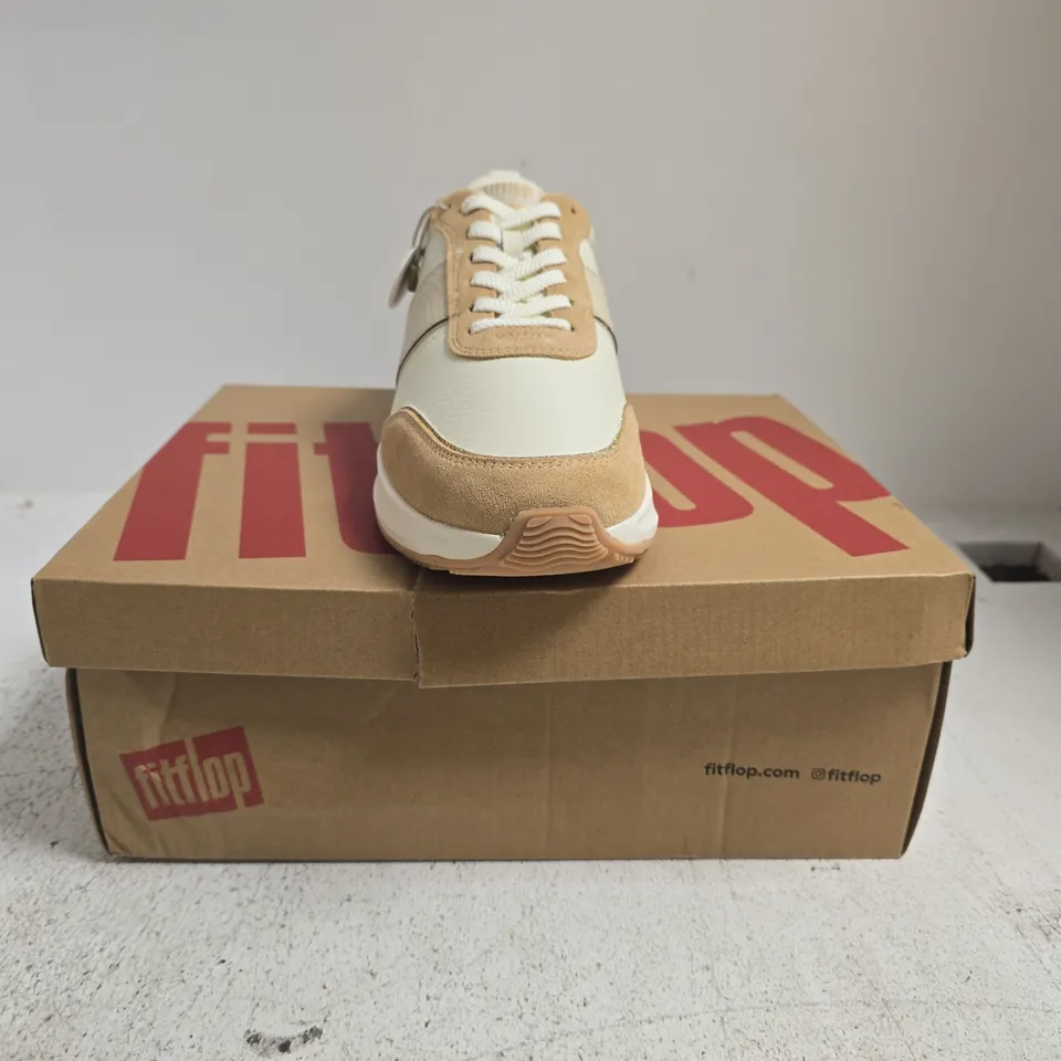 BOXED PAIR OF FITFLOP F-MODE FLOW SNAKE GLITTER TRAINERS IN OFF WHITE/TAN SIZE UK 9